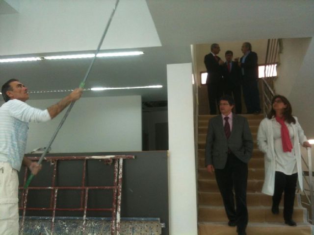 El Ayuntamiento de Lorca reabrirá en junio la Biblioteca Pilar Barnés, una vez que finalicen las obras de rehabilitación tras los seísmos - 1, Foto 1