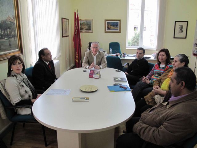 Servicios Sociales quiere aglutinar al movimiento asociativo gitano - 1, Foto 1