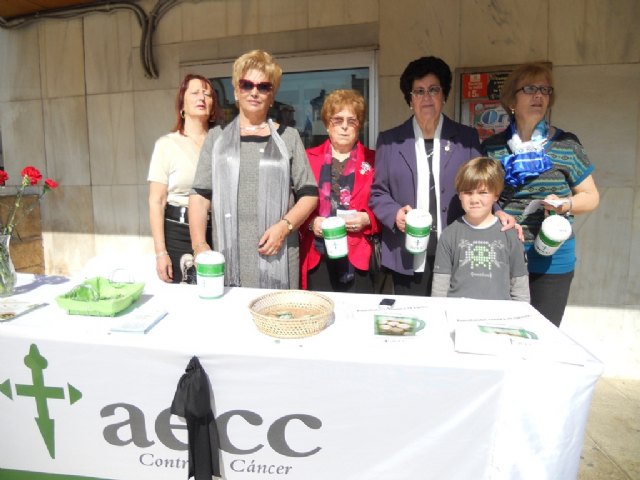 The Local Board of the AECC Totana euros in 2883 collected alms on Palm Sunday last, Foto 2