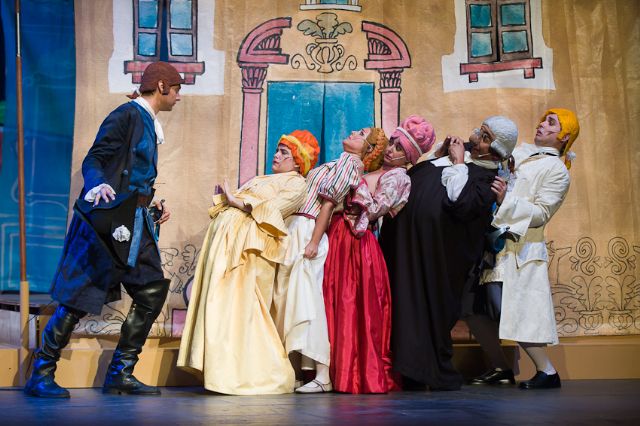 La candidata a obra revelación en los premios Max 2011 Los  dos gemelos Venecianos en el Nuevo Teatro Circo - 1, Foto 1