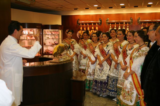 ELPOZO ALIMENTACIN recibe a la Reina de la Huerta y a su corte de damas de honor, Foto 1
