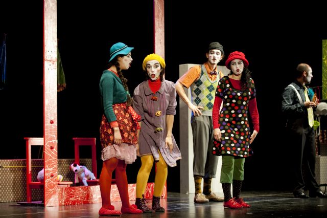 Las normas de seguridad vial, de la mano de cuatro payasos - 1, Foto 1