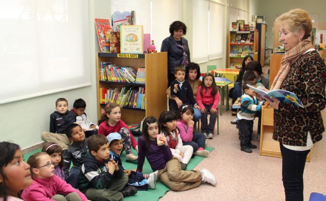 La Red de Bibliotecas celebra Encuentros sobre literatura infantil con la poeta lumbrerense Carmen Martínez - 1, Foto 1