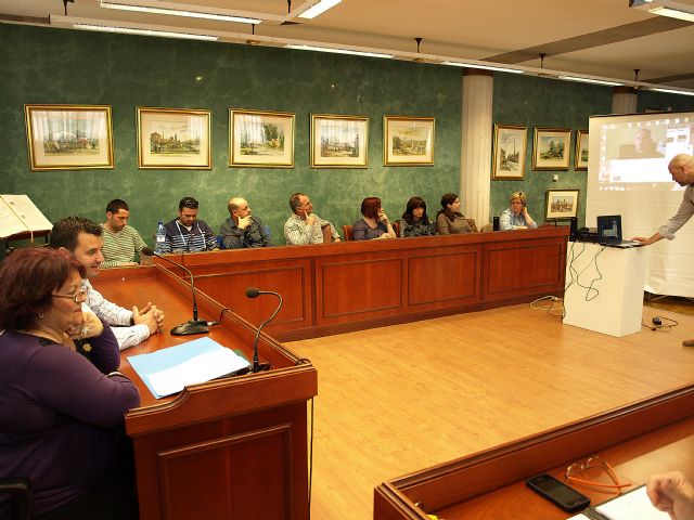 Servicios Sociales y Policía de Ceutí se asesoran para coordinar mejor sus actuaciones en casos de violencia de género - 1, Foto 1