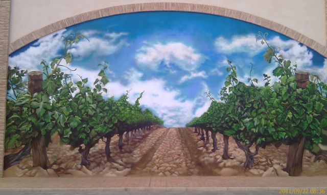 Bodegas luzón graffitea sus instalaciones para explicar su proceso productivo a sus visitantes - 2, Foto 2