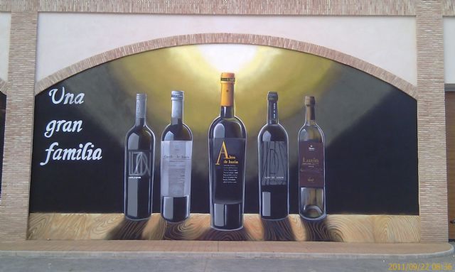 Bodegas luzón graffitea sus instalaciones para explicar su proceso productivo a sus visitantes - 5, Foto 5