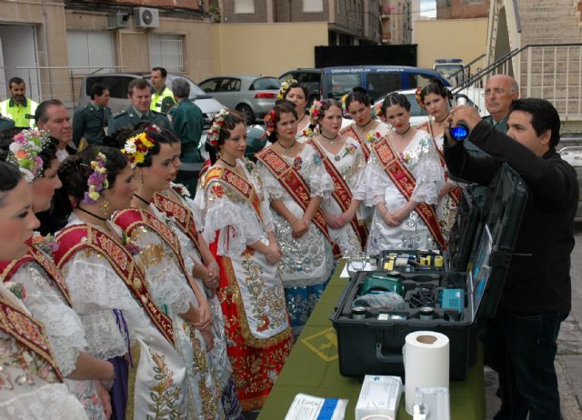 La Reina de la Huerta 2012 y sus damas de honor visitan las instalaciones de la Guardia Civil de Murcia - 5