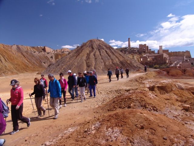 Más de una treintena de personas participan en la ruta de senderismo por las minas de Mazarrón, Foto 1