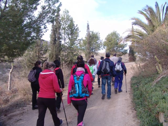 Más de una treintena de personas participan en la ruta de senderismo por las minas de Mazarrón, Foto 2