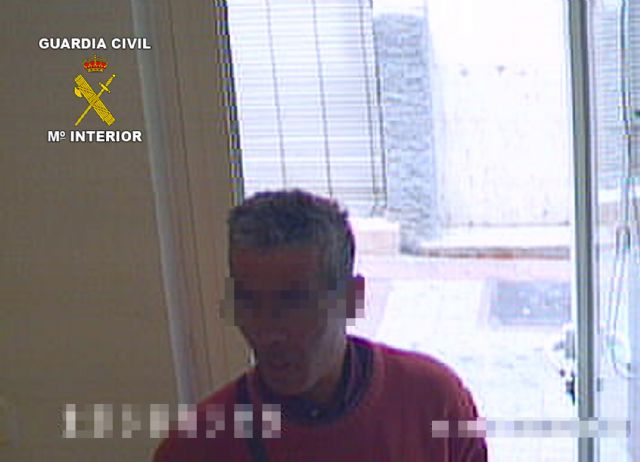 La Guardia Civil detiene en pocas horas presunto atracador de una entidad bancaria de Albudeite - 2, Foto 2