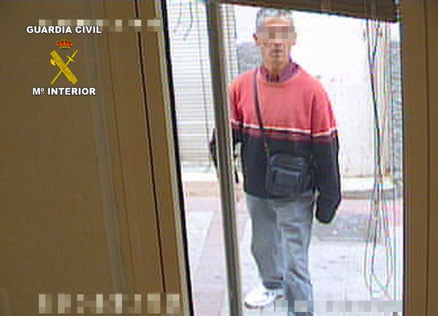 La Guardia Civil detiene en pocas horas presunto atracador de una entidad bancaria de Albudeite - 3, Foto 3