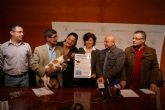 El Ayuntamiento de Lorca inicia una campaña para recordar la obligación de llevar los animales con correa e identificados y que sus dueños recojan los excrementos