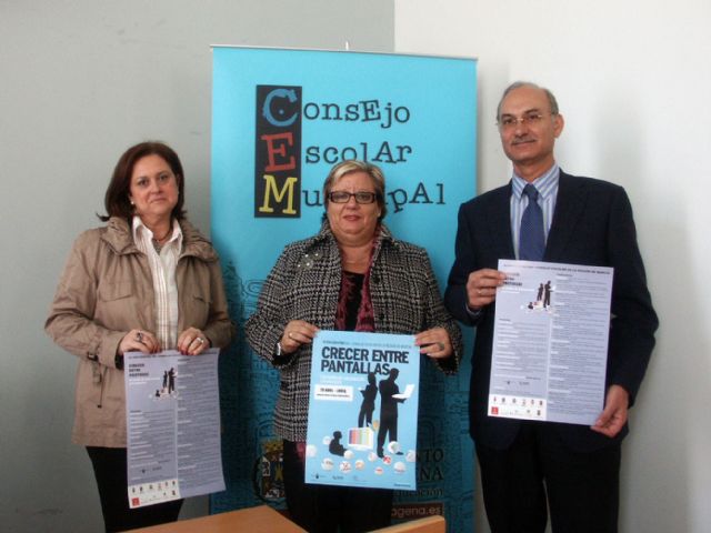 Los medios de comunicación y la educación, a debate en el Museo Arqueológico - 1, Foto 1