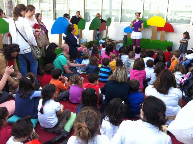 El Bibliopeques vuelve a salir a la calle en abril - 1, Foto 1