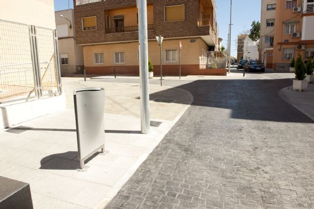 El entorno del Centro de Salud de Barrio Peral luce nueva imagen - 4, Foto 4