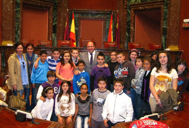 Alumnos del Colegio Público Asunción Jordán de Puerto Lumbreras visitan la Asamblea Regional - 1, Foto 1