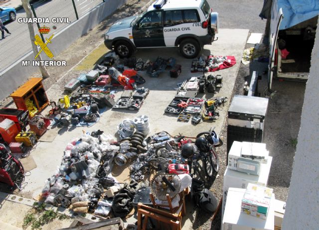 La Guardia Civil detiene a tres personas por la comisión de robos con fuerza y receptación de efectos sustraídos - 3, Foto 3