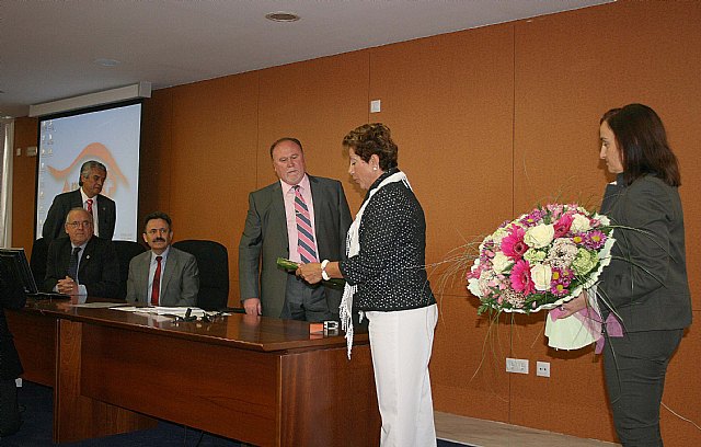 El 061 entrega su insignia de oro al doctor Juan Salmerón Avellaneda - 1, Foto 1