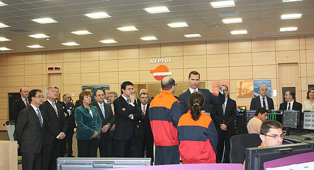 El Príncipe Felipe inaugura en Escombreras la ampliación de la refinería de Repsol, que supone la mayor inversión industrial de España - 1, Foto 1
