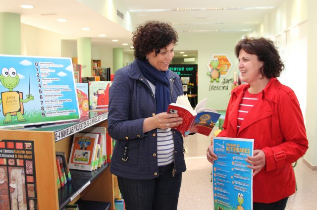 Conferencias sobre Educación y Medios de Comunicación enmarcadas en las actividades de la Semana del Libro - 1, Foto 1