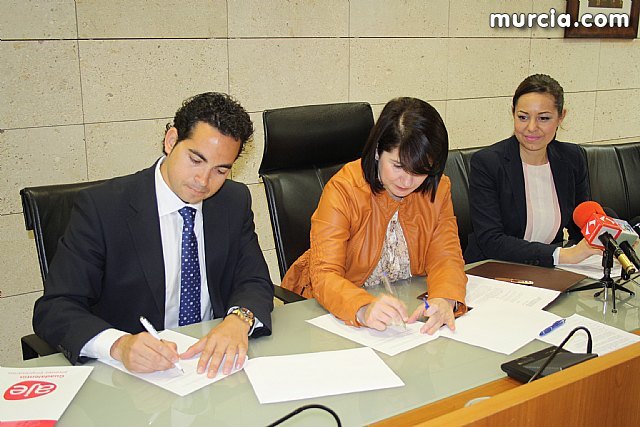 El ayuntamiento y la Asociación de Jóvenes Empresarios del Gualdalentín firman un convenio de colaboración, Foto 2