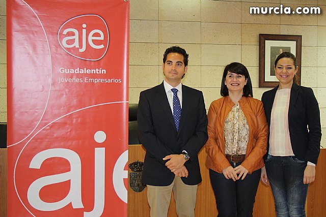 El ayuntamiento y la Asociación de Jóvenes Empresarios del Gualdalentín firman un convenio de colaboración, Foto 4