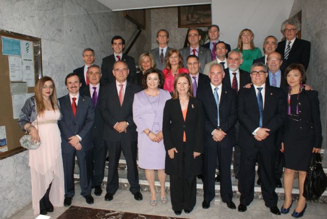 El Colegio de Médicos refuerza su compromiso con la sociedad para que los recortes no afecten a la relación con los pacientes - 1, Foto 1