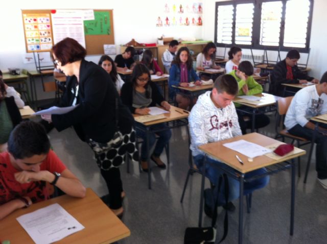 Casi 200 alumnos de colegios de la comarca del Guadalentín participan en la XXIII Olimpiada Matemática que acoge el CEIP Tierno Galván, Foto 1