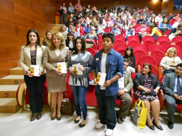 Dos alumnos del IES Miguel Espinosa publican un libro - 1, Foto 1