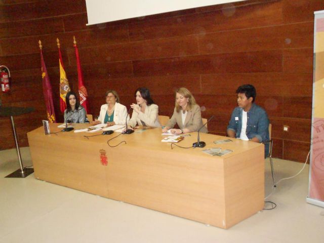 Dos alumnos del IES Miguel Espinosa publican un libro - 2, Foto 2