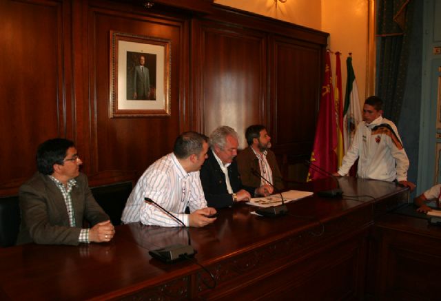 Los alumnos de las cooperativas cehegineras muestran su proyecto empresarial en el Ayuntamiento - 5, Foto 5