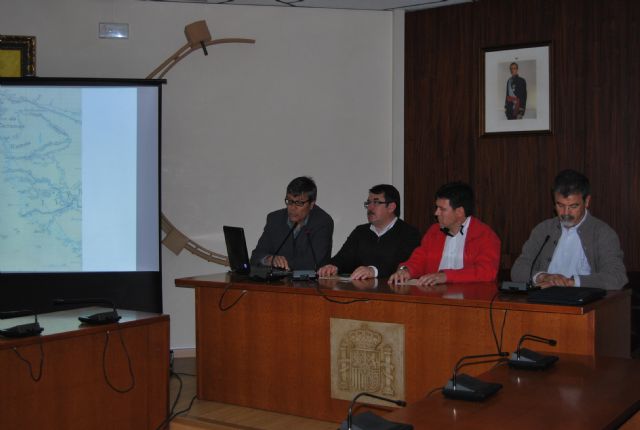 El Ayuntamiento de Alhama presenta un nuevo mapa topográfico y senderista de Sierra Espuña, Foto 2