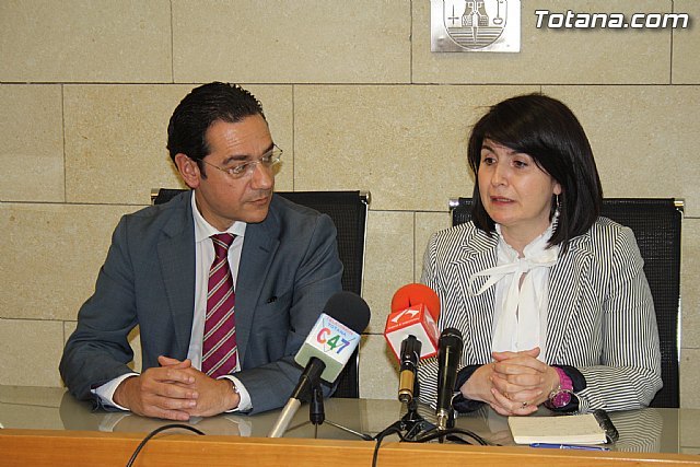 El Secretario General de la Delegación del Gobierno y la alcaldesa de Totana piden a los agricultores, ganaderos y pedáneos que denuncien los robos en sus propiedades, Foto 1