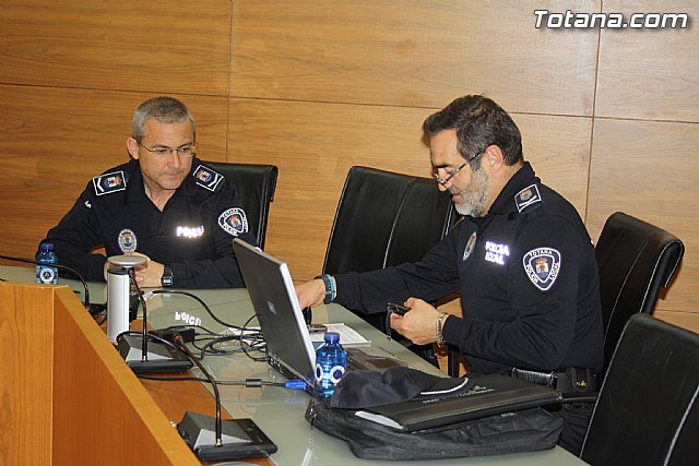 El Secretario General de la Delegación del Gobierno y la alcaldesa de Totana piden a los agricultores, ganaderos y pedáneos que denuncien los robos en sus propiedades, Foto 3