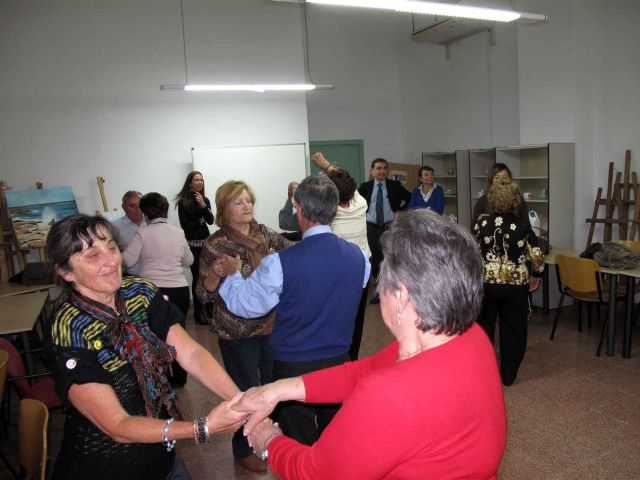 Ejercicios de memoria, patchwork e informática, las nuevas actividades para los mayores - 3, Foto 3