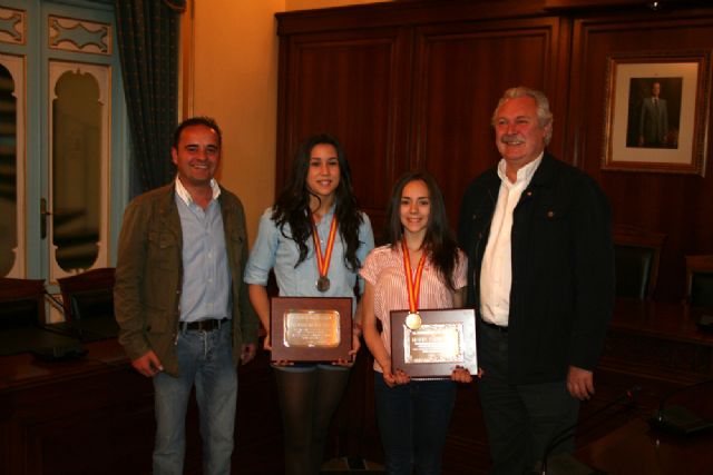 El Ayuntamiento homenajea a la campeona y subcampeona de España de gimnasia rítmica - 1, Foto 1