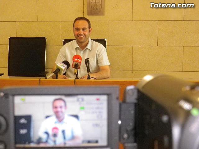 El ayuntamiento asume parte de los servicios prestados en la Piscina Cubierta durante el tiempo que dure la adjudicación a una nueva concesionaria del servicio, Foto 1