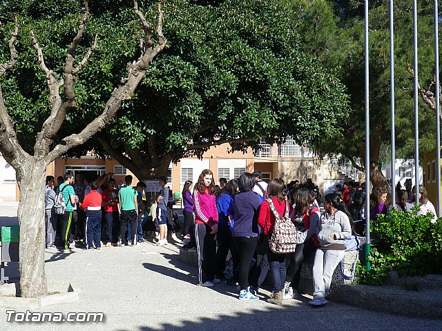 Autoridades municipales conocen las actividades de la semana cultural del IES 