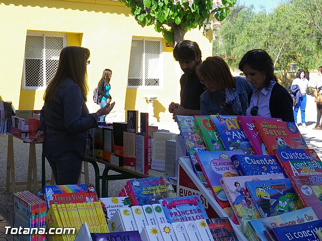 Autoridades municipales conocen las actividades de la semana cultural del IES 