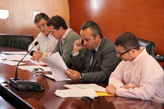 El Ayuntamiento de Lorca aprueba las primeras ayudas para 44 comercios sin seguro dañados por los seísmos - 1, Foto 1