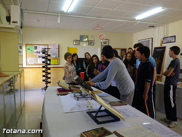 City officials are aware of the cultural week activities of the IES "Prado Mayor" entitled "Memory and remembrance", Foto 1