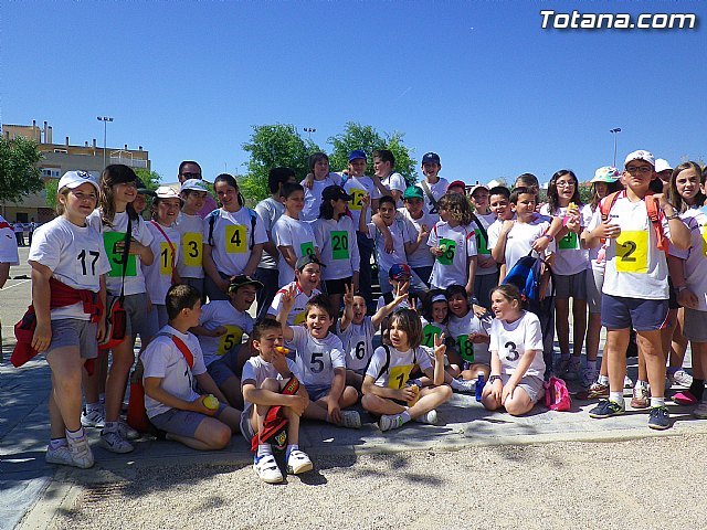 Más de 600 alumnos de todos los centros de enseñanza de la localidad participan en la jornada de Juegos Populares y Deportes Alternativos, Foto 1