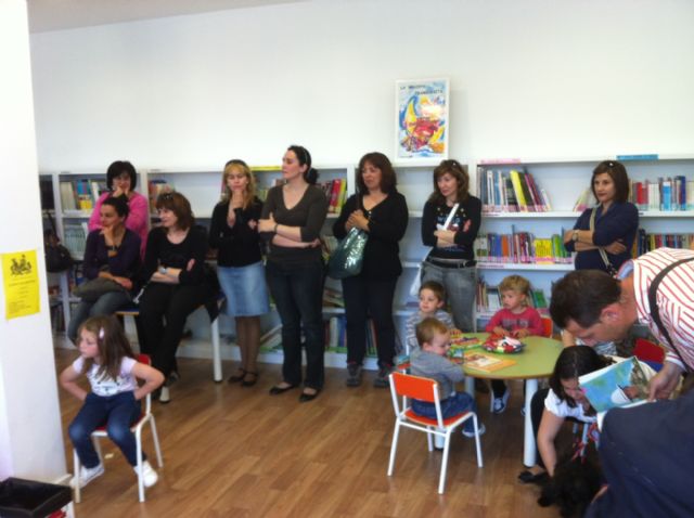 Éxito en las dos sesiones de Cuentacuentos organizadas en las bibliotecas públicas de Totana con motivo de las actividades del Día del Libro, Foto 4
