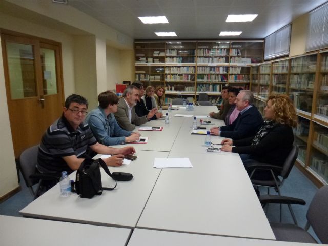 El PSOE apoyará activamente todas las movilizaciones de los sindicatos contra las medidas del PP - 1, Foto 1