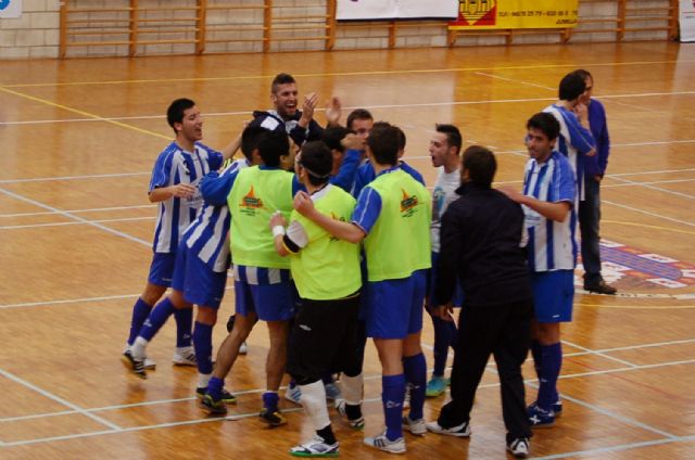 El campeonato se juega en casa - 1, Foto 1