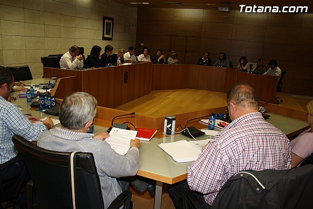 El Pleno aprueba que la Ciudad Deportiva de Totana se denomine Valverde Reina, Foto 2