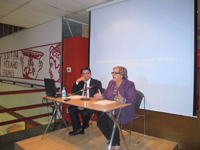 La Escuela de Padres y Madres cierra el curso - 1, Foto 1