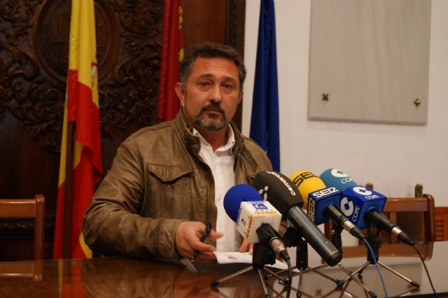 El Ayuntamiento consigue un ahorro de 346.000 en el nuevo contrato para el mantenimiento de zonas verdes y jardines - 1, Foto 1