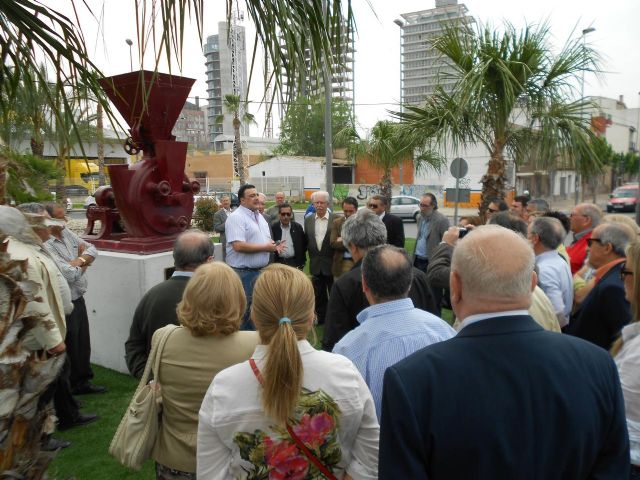 Un monumento en la entrada a Espinardo rinde homenaje a la tradición histórica industria del pimentón - 2, Foto 2