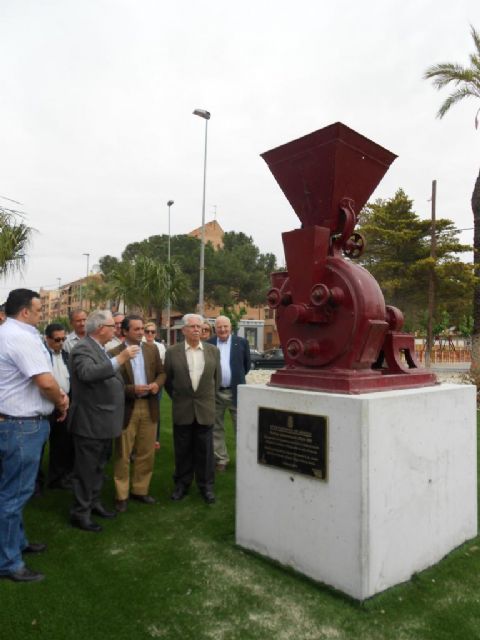 Un monumento en la entrada a Espinardo rinde homenaje a la tradición histórica industria del pimentón - 3, Foto 3